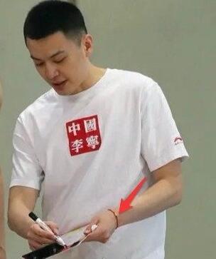 ������������ CBA��һ˧�����������鱬���������