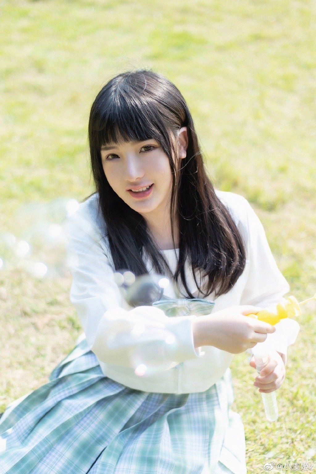 小虞姬自称曾经是xun的女朋友,两个人恋爱一年多,还