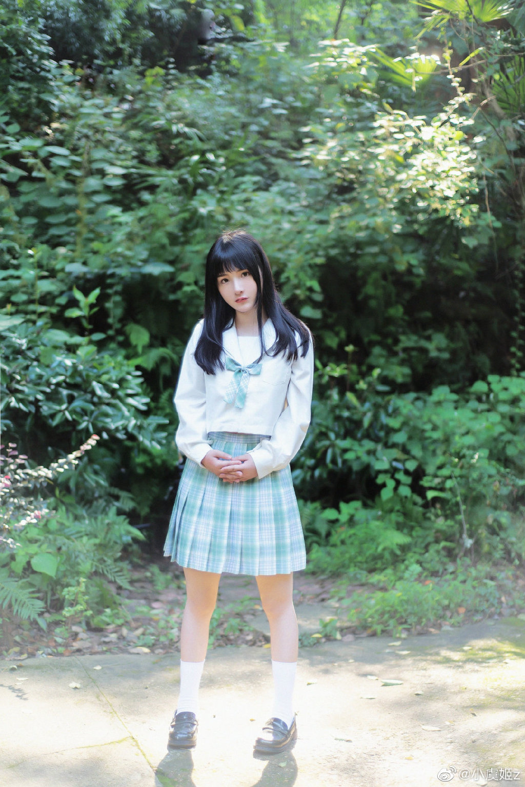 小虞姬自称曾经是xun的女朋友,两个人恋爱一年多,还