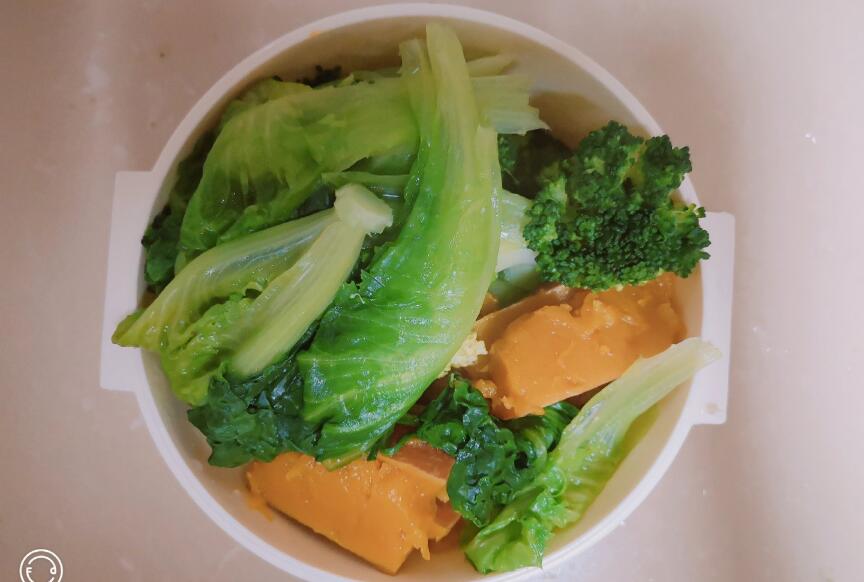 ���ص��˿��ԳԼ����� ����������Ů����ļٵ�