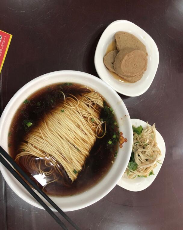 ���ص��˿��ԳԼ����� ����������Ů����ļٵ�