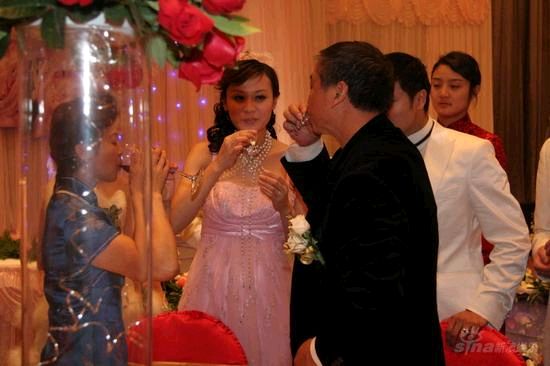 Ҷһ�����Ľ쳬��Ů�� Ҷһ��������Ǯ��