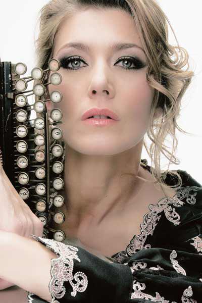 桑德琳一般是说法学家桑德琳·舍妮维姜文前妻桑德琳现状