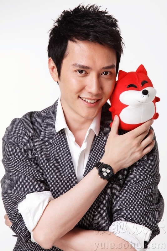 冯绍峰为什么叫冯威 冯绍峰和倪妮为什么分手