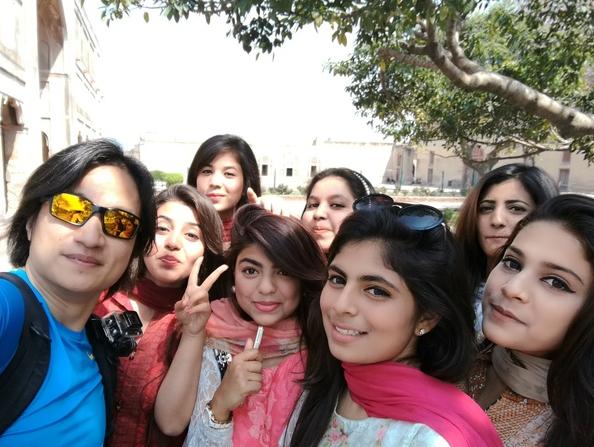 �����еİͻ�˹̹��Ůͼ Ȣ�ͻ�˹̹Ů�˶���Ǯ