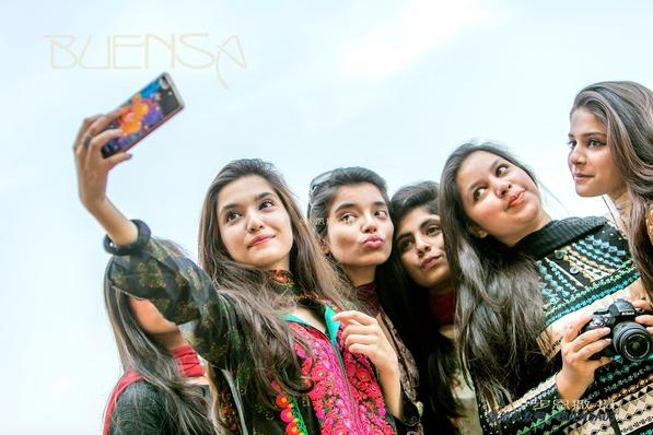 �����еİͻ�˹̹��Ůͼ Ȣ�ͻ�˹̹Ů�˶���Ǯ