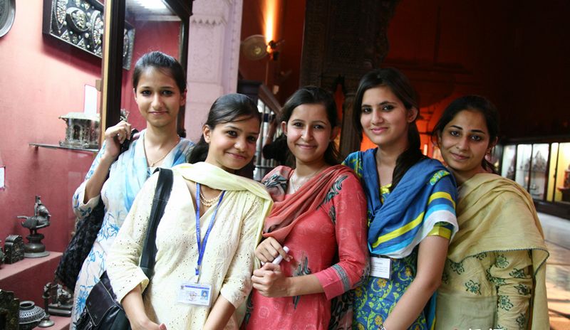 �����еİͻ�˹̹��Ůͼ Ȣ�ͻ�˹̹Ů�˶���Ǯ