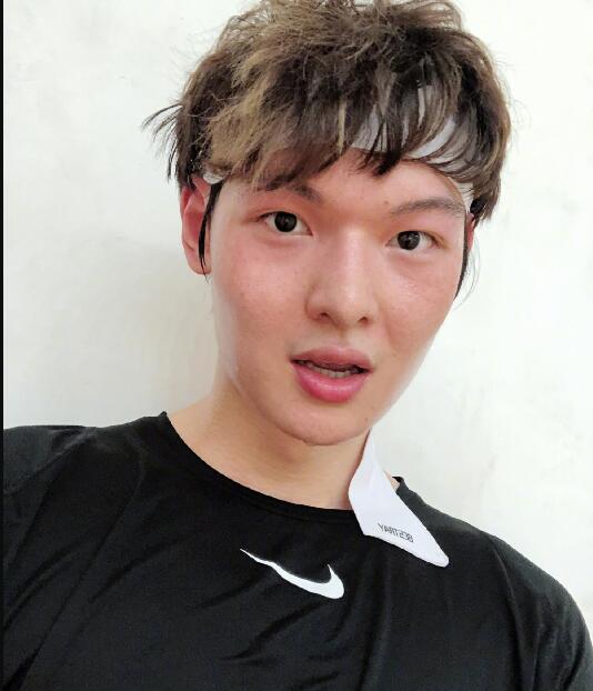 �����ֺ͸�����Ů�ϰ�̸����������� ��������н����