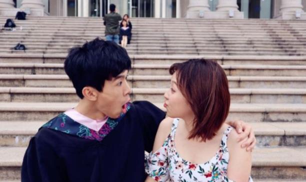 �Ϸ���Ů������˭ �����ƴ�NB����ô����