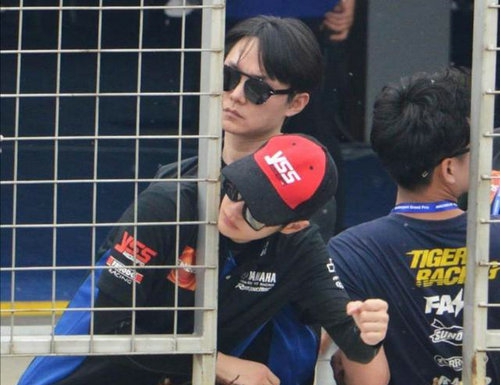 ��������һ�����������ϱ�������һ�� ���˹�ϵ�ܺ���