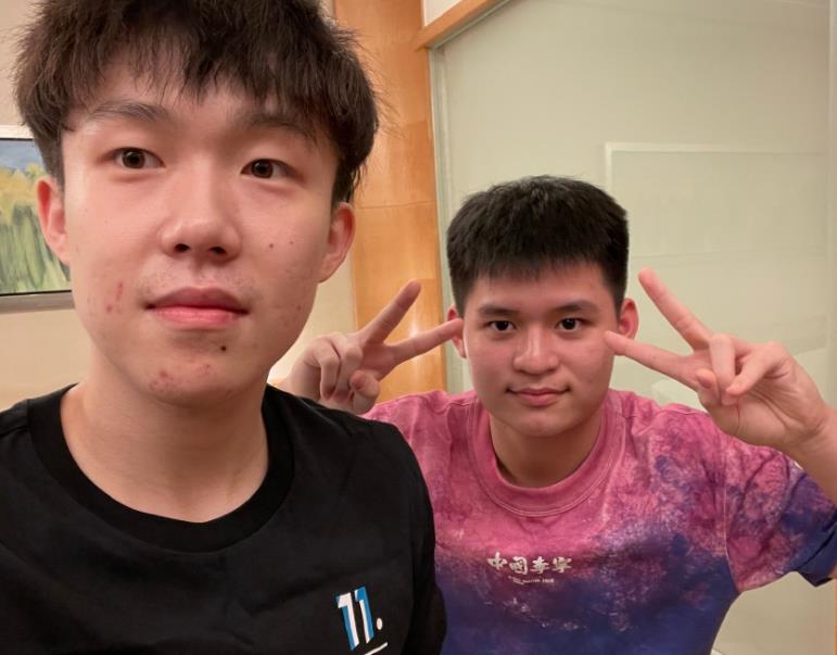 ��ʫ����һ�ӻ��Ƕ��������������� ��ʫ��Ϊʲô��СС��