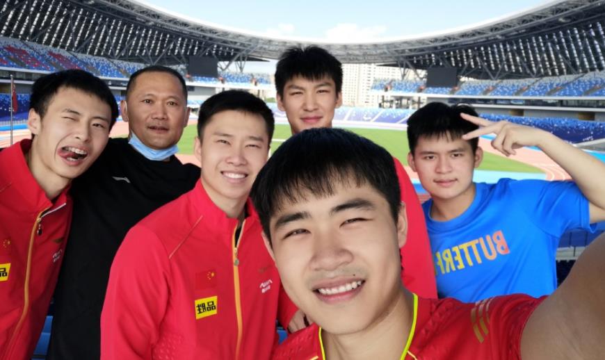 ��ʫ����һ�ӻ��Ƕ��������������� ��ʫ��Ϊʲô��СС��