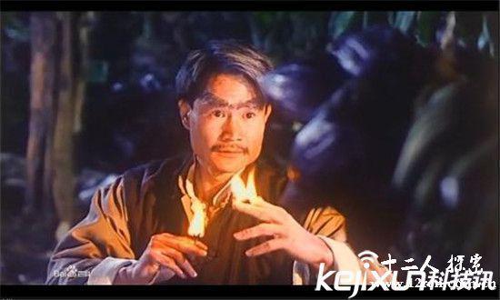 ����Ӣ������˵ ͷ�߻���ҹ������ʲô��������