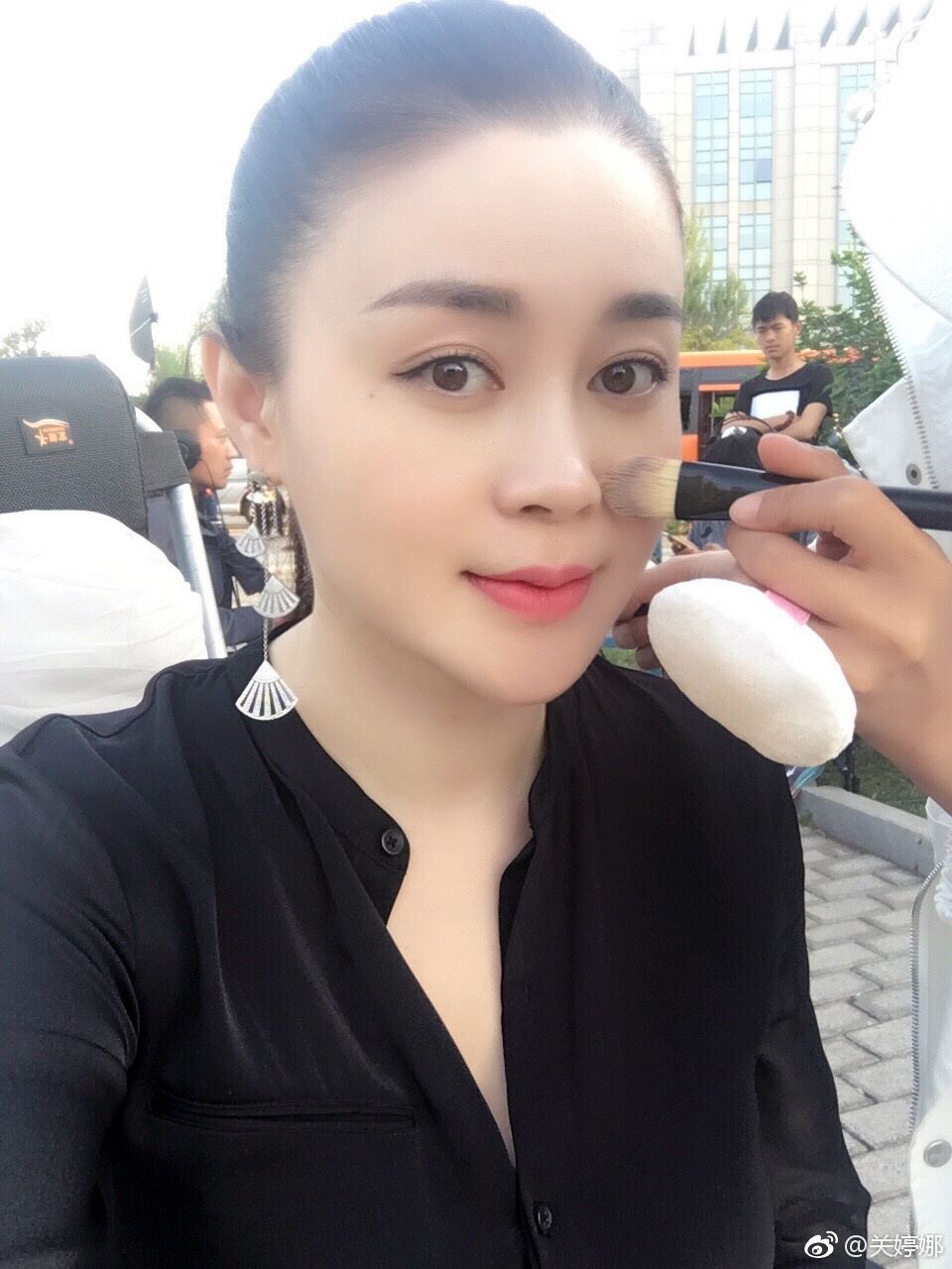 关婷娜身材太好穿衣不得体图片 她为什么说她是本山座驾