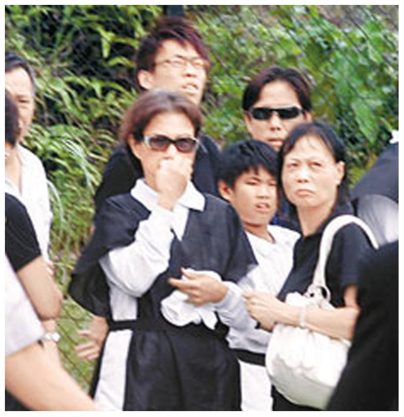 成奎安老婆是陈美芝还是冯月华 两个人照片来了