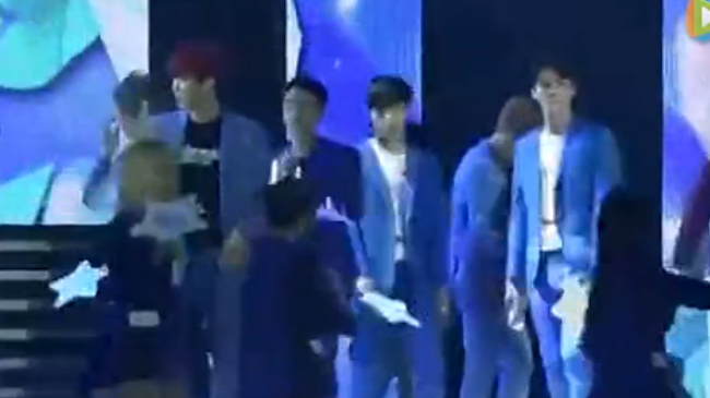 ������Ϊʲô���˽�С���� ������������ѫ������Ƶ