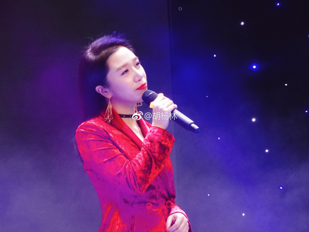 ���ֺ����ֶ������ �������Ϲ���˭