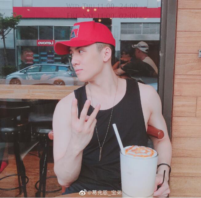 ���׶�Ϊʲô�������ָ�����ո� ����������������һ��