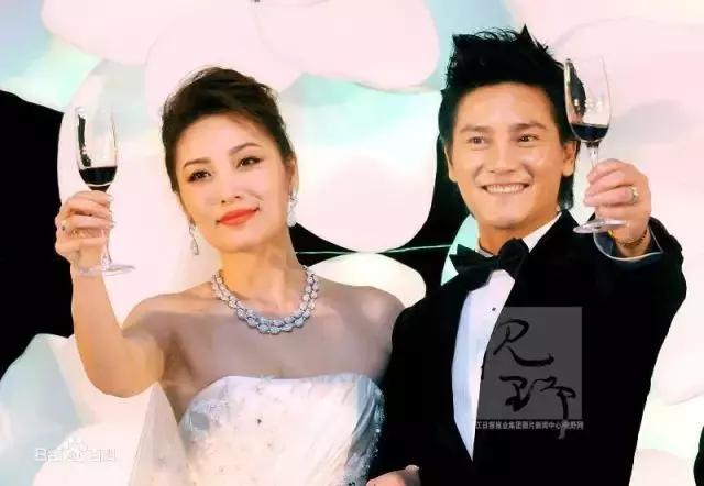 ���Ӿ�Ϊ�β�Ȣ����ӱ ����ӱ�Ľ����Ƕ��Ӿ���