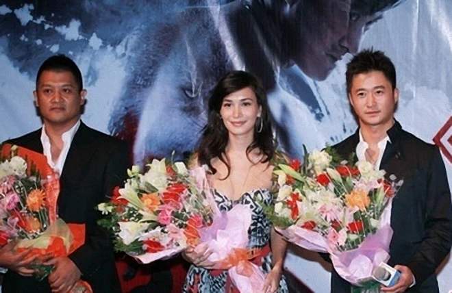 ��ռ�ĺ��⾩��ʲô��ϵ ���������ܵ�ʦ����