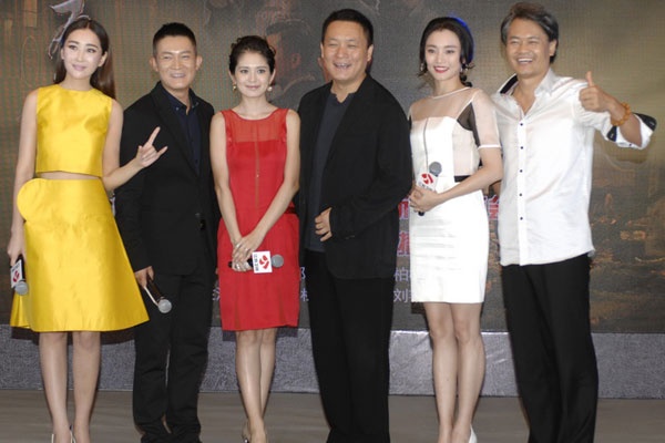 杜若溪亲热戏"被抓包" 杜若溪严宽的结婚照大全