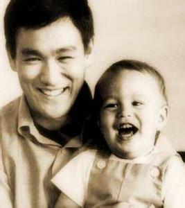 ��С��Ů����������ô���� ��������ô���������޷���֪����