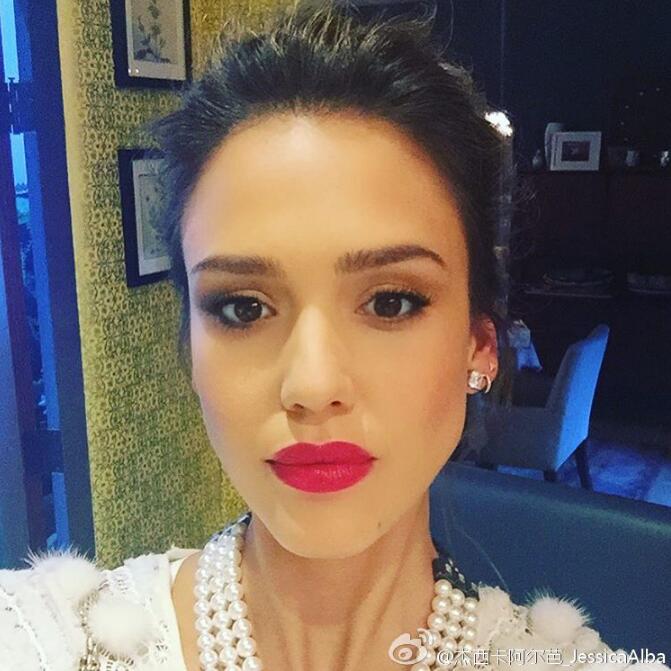 ����������������������һ��Ů�� ���Ǻ��˻��ǰ���