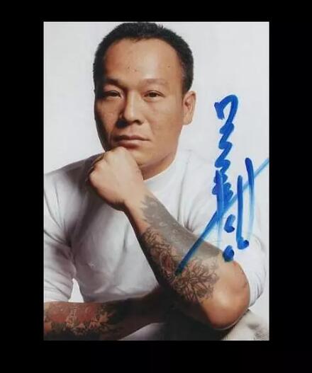 �»�������־��˭�������ĸ�ţ ��־�۹�����Ϊ�ι�ϵ��ô��