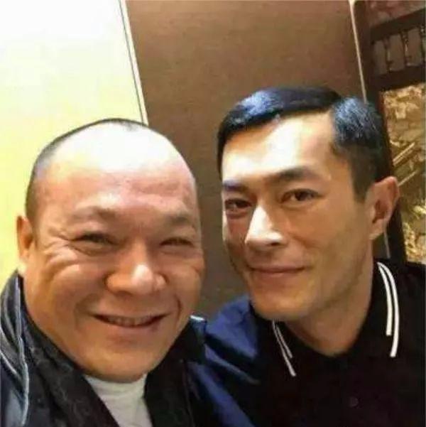 �»�������־��˭�������ĸ�ţ ��־�۹�����Ϊ�ι�ϵ��ô��