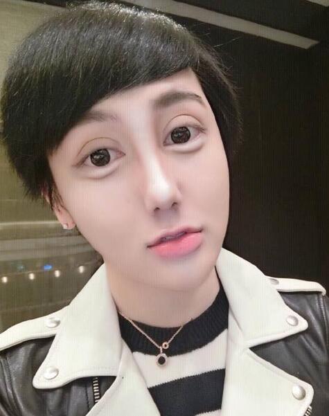 刘梓晨为什么叫金针菇 刘梓晨女装照片组图