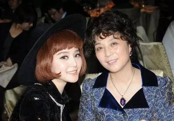 王京花老公董志华照片 王京花为什么离开华谊