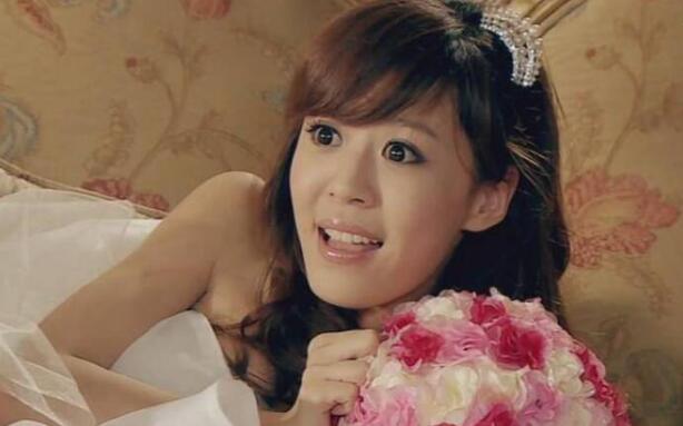 姜妍和李金铭长的一样对比图 李金铭老公陈旭图片