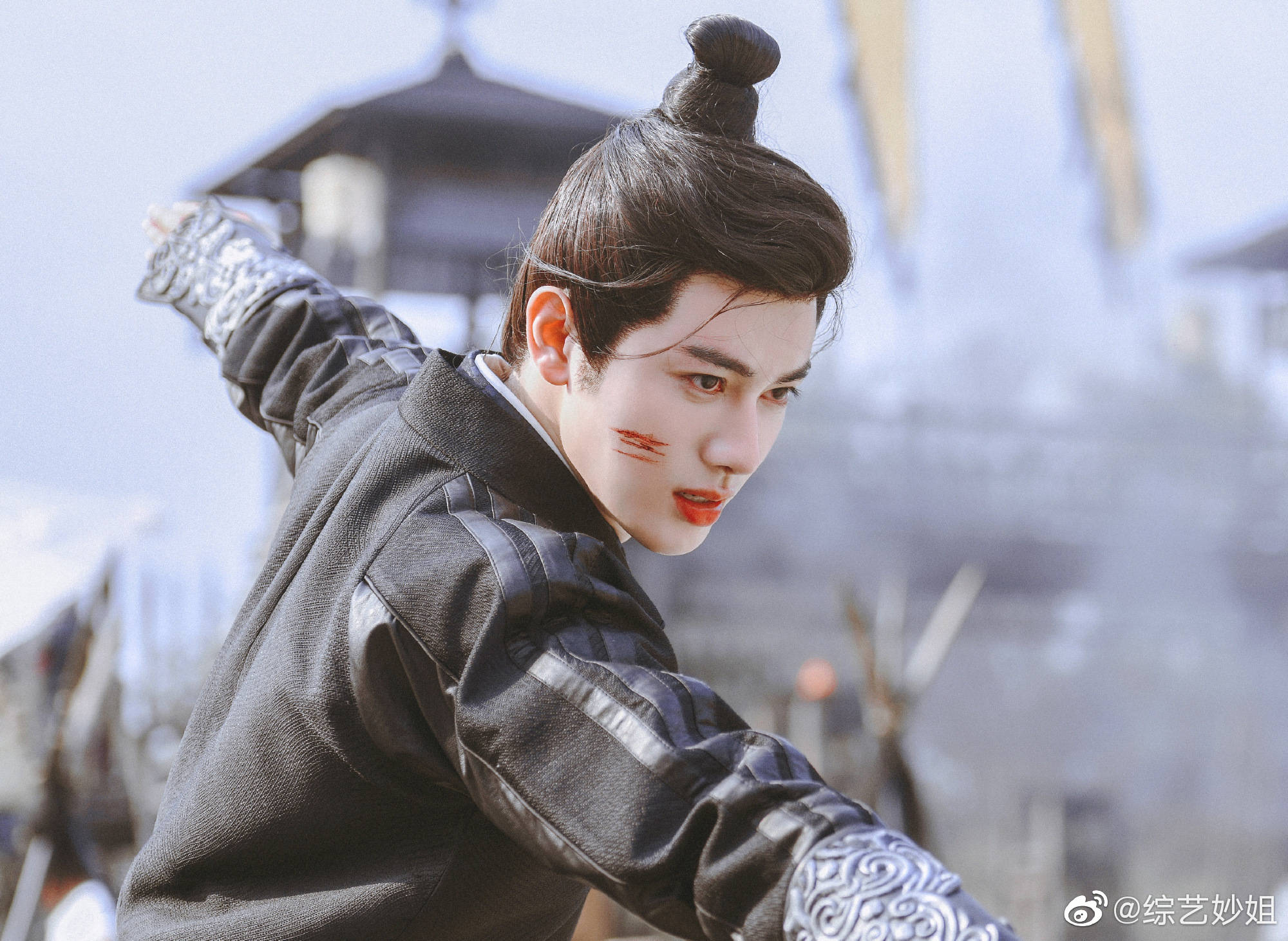 王佑硕整容导致鼻子变形 他是什么经纪公司的