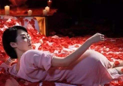 水蛇腰是什么样的 走路水蛇腰的女生为什么难斗