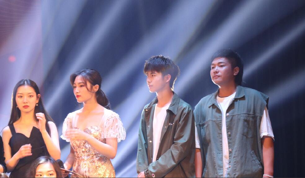 �������������Ƭ ������������������