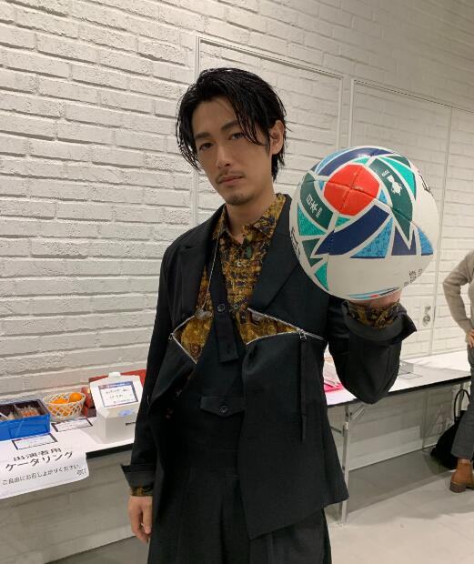 �ٸԵ�Ϊʲô������ ����ô���˲��ܻ�ӭ���ձ�������