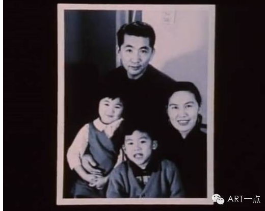 ��謵ĸ����ֻ����� ��謵��ɷ���˭