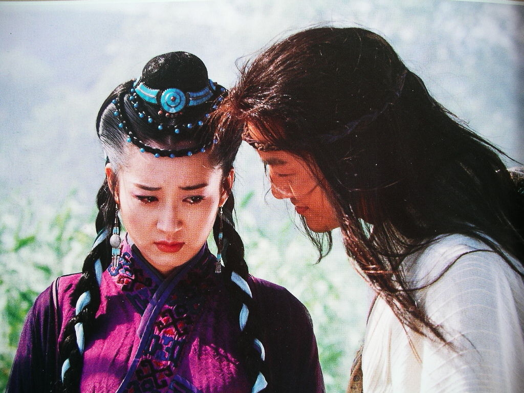 当年李亚鹏和许晴拍摄《笑傲江湖》时,两个人都是单身,面对如此貌美