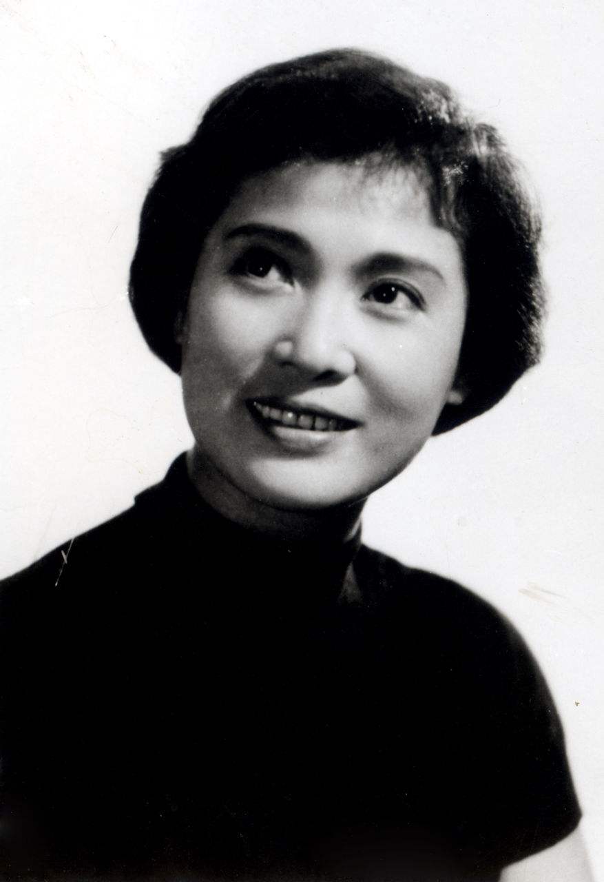 秦怡女儿金恒斐现状 秦怡年轻时候的照片组图