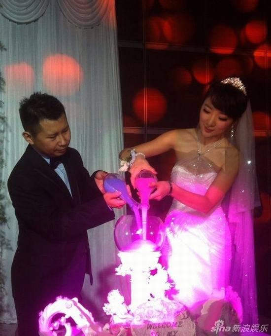 ����ΰ�ĸɵ��常��˭ ����ΰ���ӳµ�������Ƭ