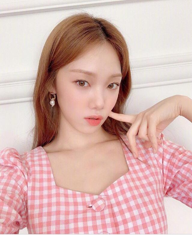 李圣经眼睛颜色琥珀色 眼睛颜色天生的吗