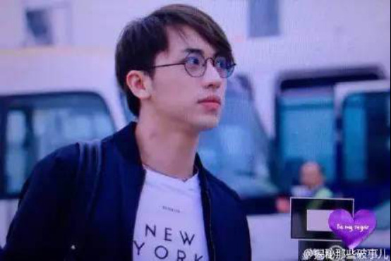 ��κ�޻��������ϵĲ�ݮ�Ǻ�ͼ �ƾ�褶���κ�޶��������