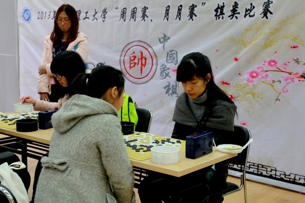 �й�Χ������ھ����� Χ��ΪʲôҲ����Ů