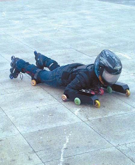 成龙轮滑衣哪里有卖的 十二生肖轮滑衣全身轮多少钱一套