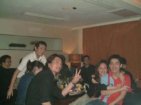 石乃文结婚老婆照片 一家三口照片多半是拼凑的