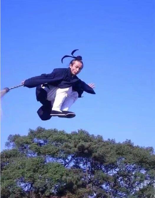 会飞起来的轻功怎么练 怎么练轻功可以3步上房