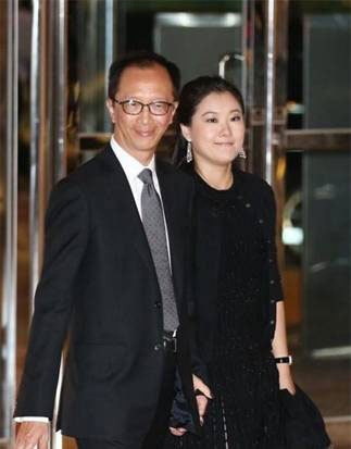 伏明霞近况揭秘 伏明霞梁锦松豪门婚姻也幸福