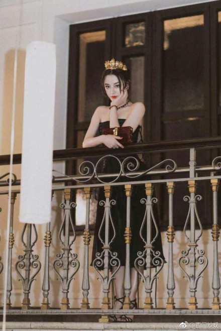 迪丽热巴长得像男人很丑 很多人对迪丽热巴长相欣赏不了