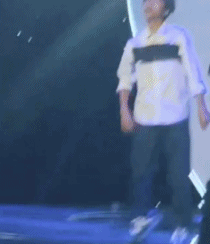 王俊凯怎样被星探发现 为什么王俊凯总摸裤裆