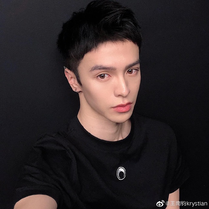 �Ƕ������Ͼ��ǲ��ǻ�Ѫ��������Ƭ���� ���͹�˾�Ǻڽ�